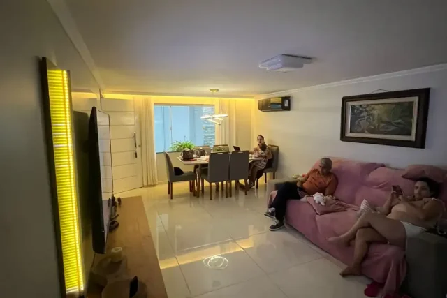 Linda casa 4 quartos (2 suítes) 2 vagas garagem em Barra de São João